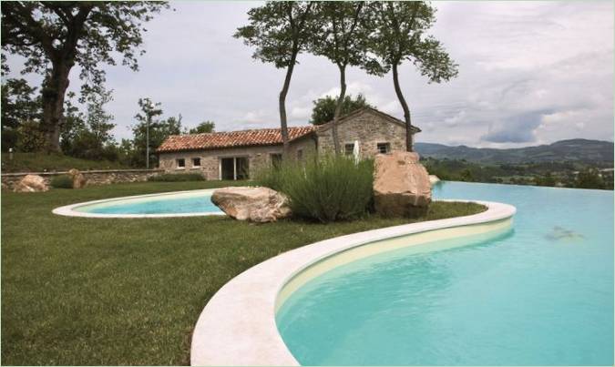 Moderní design bazénu na chatě - foto 47