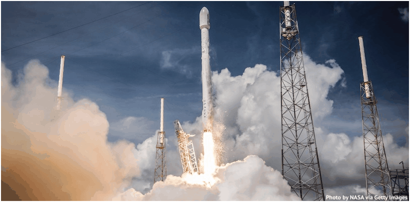 Přistání kroku Falcon 9 na plovoucí platformě