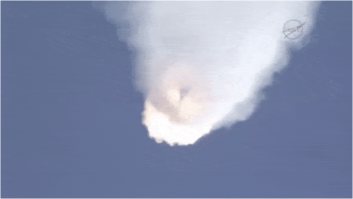 Ve vzduchu explodoval Falcon 9