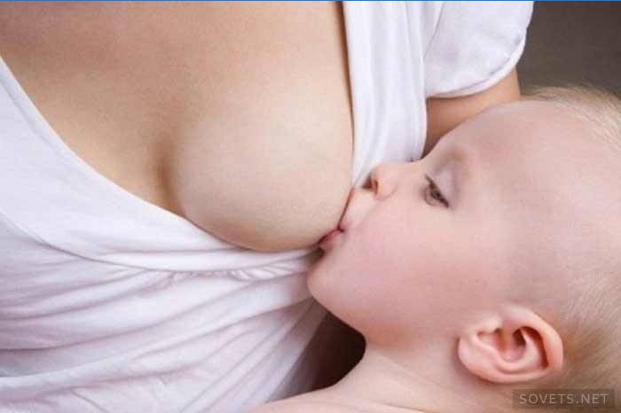 1,5 roku staré dítě s prsa