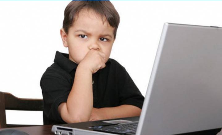 Dítě u počítače