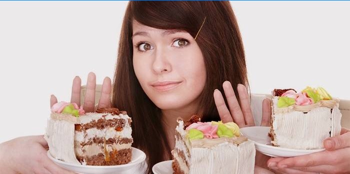 Dívka odmítá dorty zhubnout za 2 měsíce