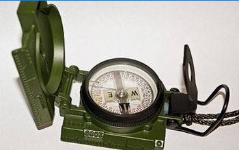 Vojenský kompas