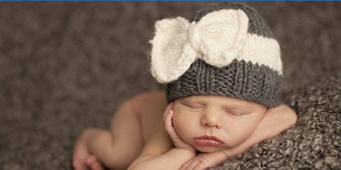 Pletený klobouk pro pletení pro novorozeného chlapce