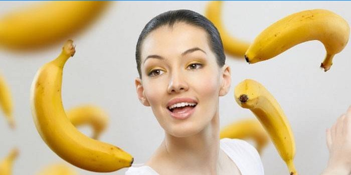 Dívka a banány