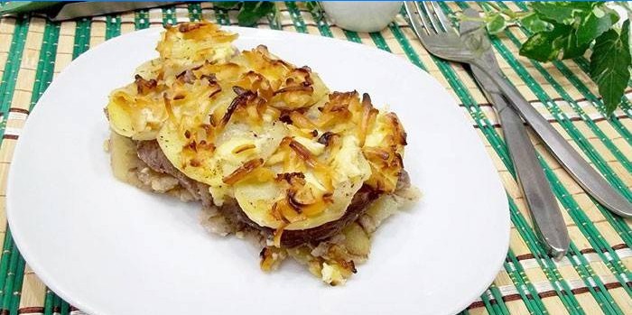 Pečené brambory s masem