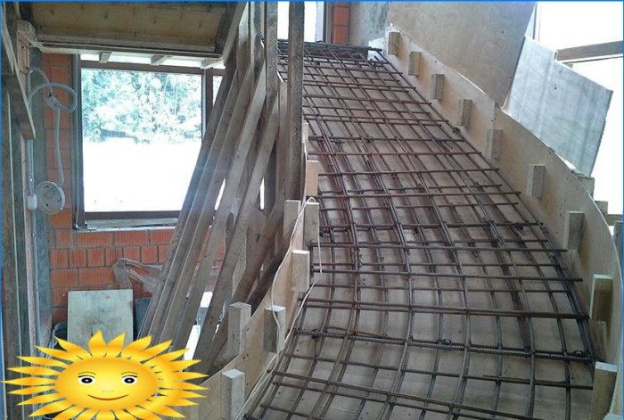 Výpočet, instalace, lití a povrchová úprava betonových schodů vlastníma rukama