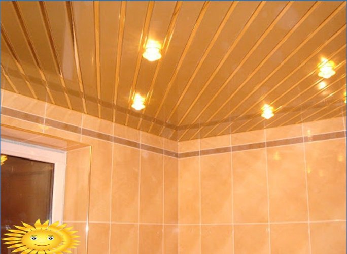 Možnosti stropního designu v koupelně