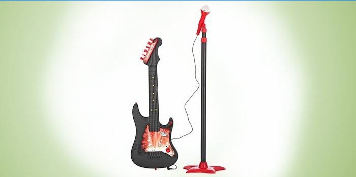 Elektrická kytara s mikrofonem a zesilovačem