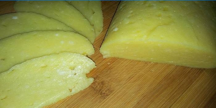 Domácí sýr z tvarohu a mléka