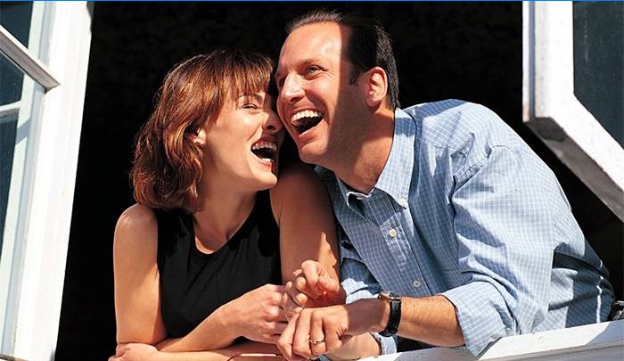 Muž a žena se smějí
