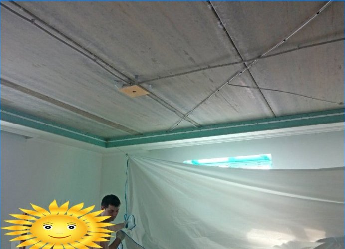 Instalace strečového stropu pro kutily: technologie s fotografiemi