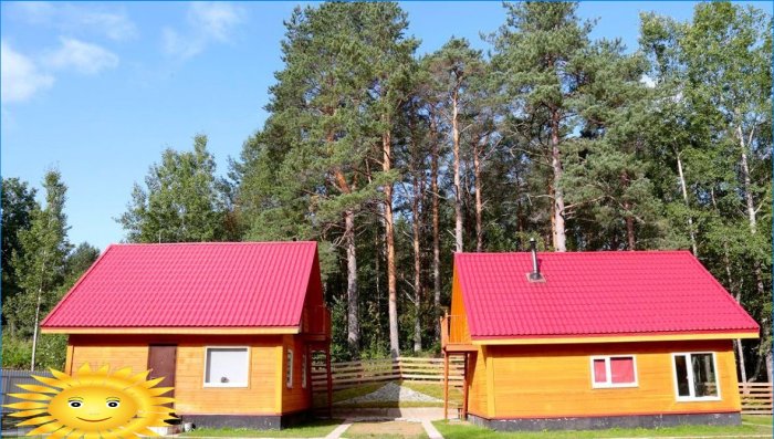 Koupel v domě nebo jako samostatná budova: klady a zápory