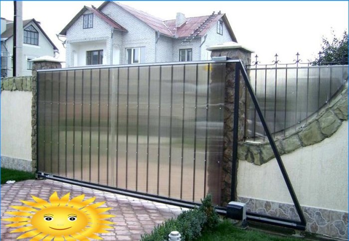 Polykarbonátový plot: plot pro domácí kutily