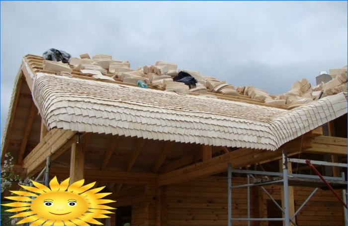 Dřevěná střecha vlastními rukama. Instalační funkce