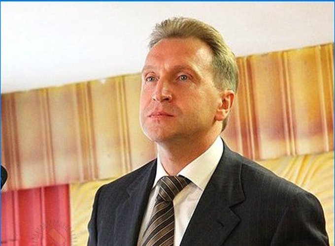 Srovnání dubna: opozice - vězení, vláda - rezignace, úředníci - rozvod