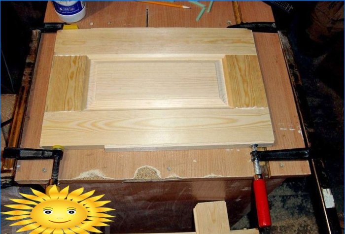 Do-it-yourself panel obložení vyrobené z masivního borovice