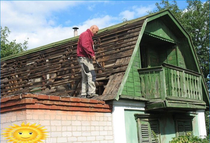 Oprava střechy domů