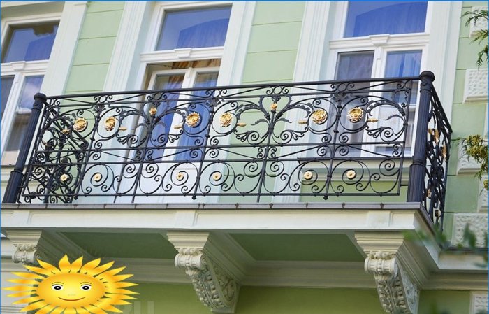 Kované a kované: balkony