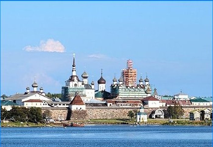 Solovecký klášter - hlavní chrám ruského severu a slavné vězení