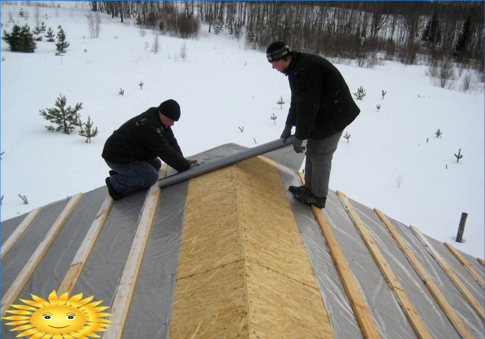 Stavba a oprava střechy v zimě