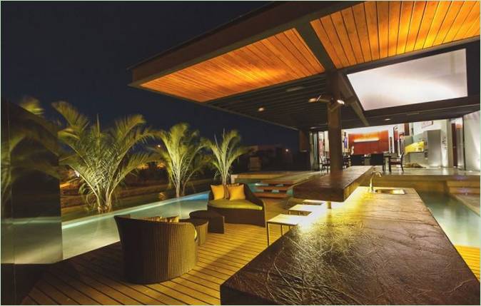 Obývací prostor na terase u bazénu