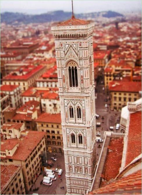 Architektonická stavba ve Florencii