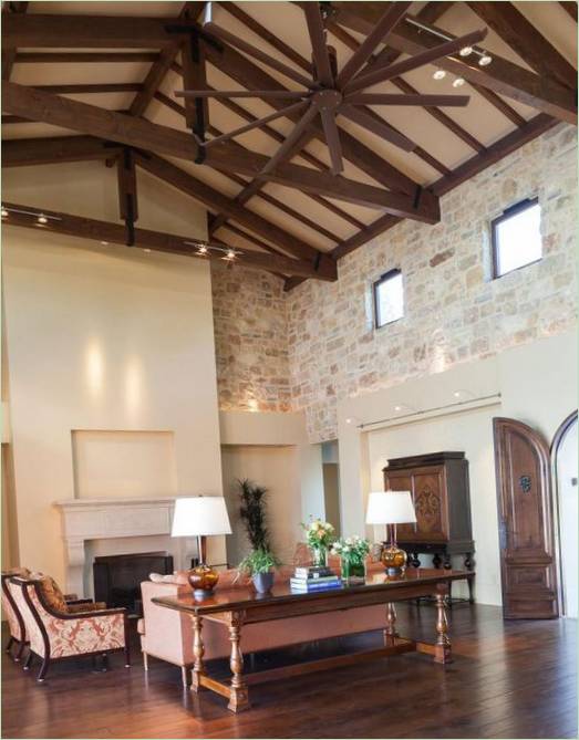 Návrh věže Corralitos Mansion v horách nad zálivem Monterrey