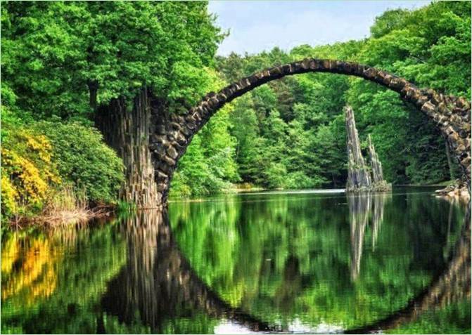 Pekelný most (Rakotzbrücke) v Německu