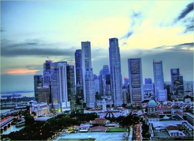 Pohled na noční Singapur