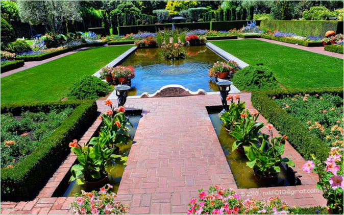 Kalifornské muzeum Filoli Gardens