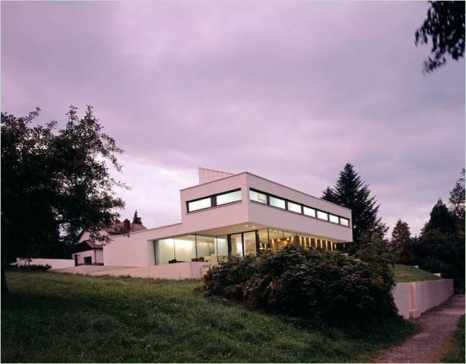 Interiér domu na kopci House P od Philipp Architekten