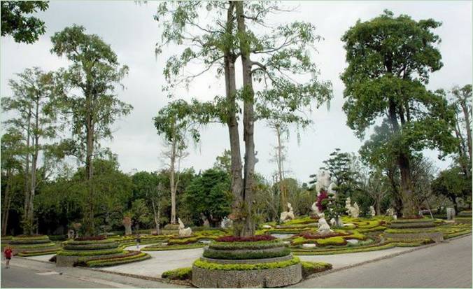 Kamenná zahrada Million Years Stone Park v Thajsku