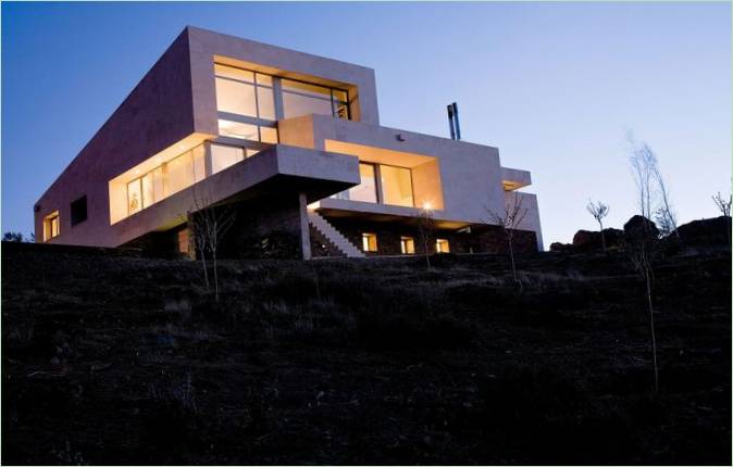 Casa Torremocha je dům s fotoateliérem ve španělských horách