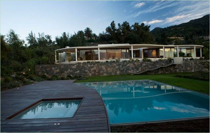 Moderní terasy u bazénu - Foto 23