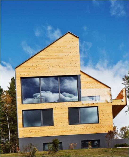 Fasáda dřevěného domu v Quebecu