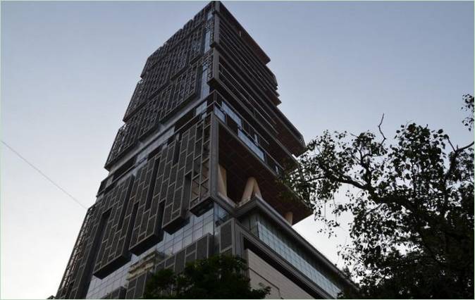 Obytná budova Antilia v Bombaji