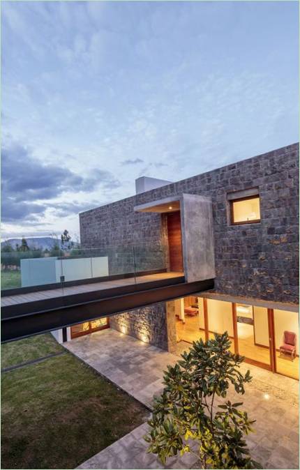 Los Chillos od Diez + Muller Arquitectos v Ekvádoru