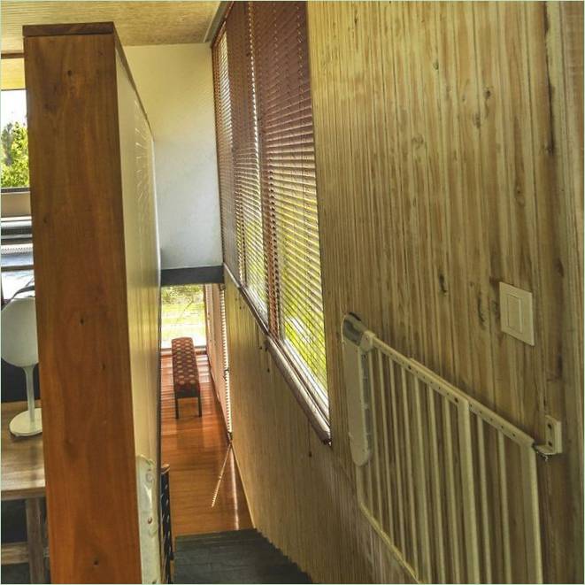 Dřevěná povrchová úprava stěn v MIL HOUSE