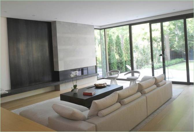 Design interiéru obývacího pokoje s krbem