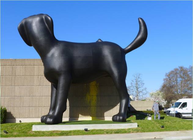 Bad Dog - jedinečná socha psa