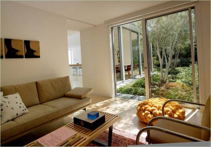 Krásný obývací pokoj v Sausalito Hillside Remodel by Turnbull Griffin Haesloop Architects