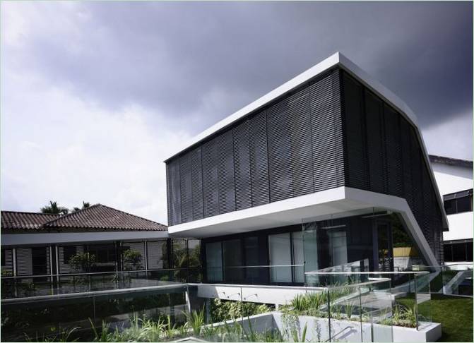 Andrew Road Bungalow od a-dlab