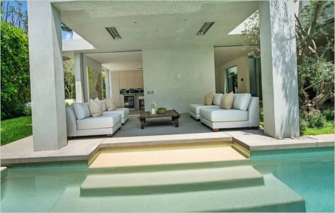 Návrh interiéru vily s bazénem v Los Angeles
