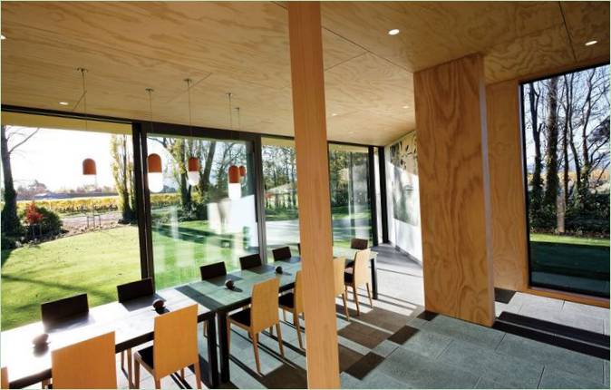 Design interiéru moderního domu Cloudy Bay Shack na Novém Zélandu