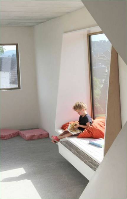 Obývací pokoj na okenním parapetu