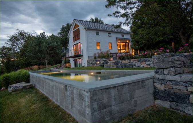 Projektování domu pro hosty ve Vermontu, USA: kamenické práce a záhony Vermont, USA: zdivo a záhony