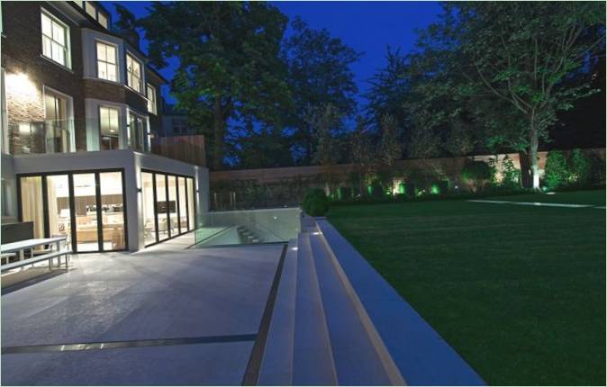 Večerní osvětlení domu West London House