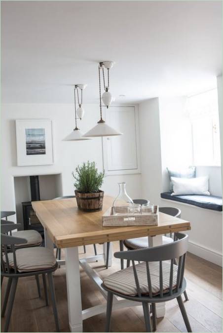 Neobvyklý design interiéru domu uvnitř - design jídelny Neobvyklý design interiéru domu uvnitř - design jídelny