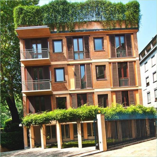 Čtyřpodlažní dům Versace se střešní terasou